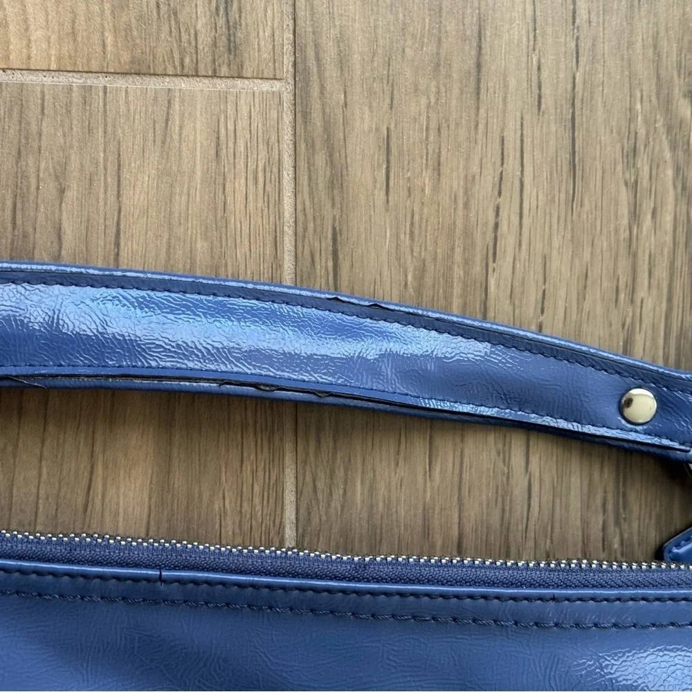 COACH F23401 Periwinkle Daisy Liquid Gloss Pocket Hobo Bag